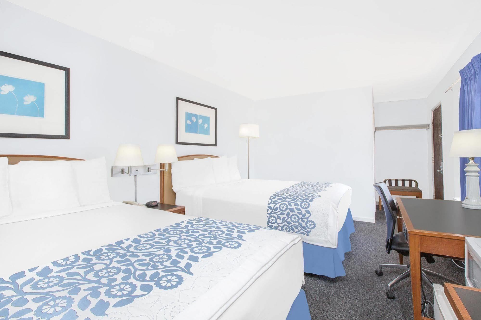 Days Inn By Wyndham Emporia Zewnętrze zdjęcie