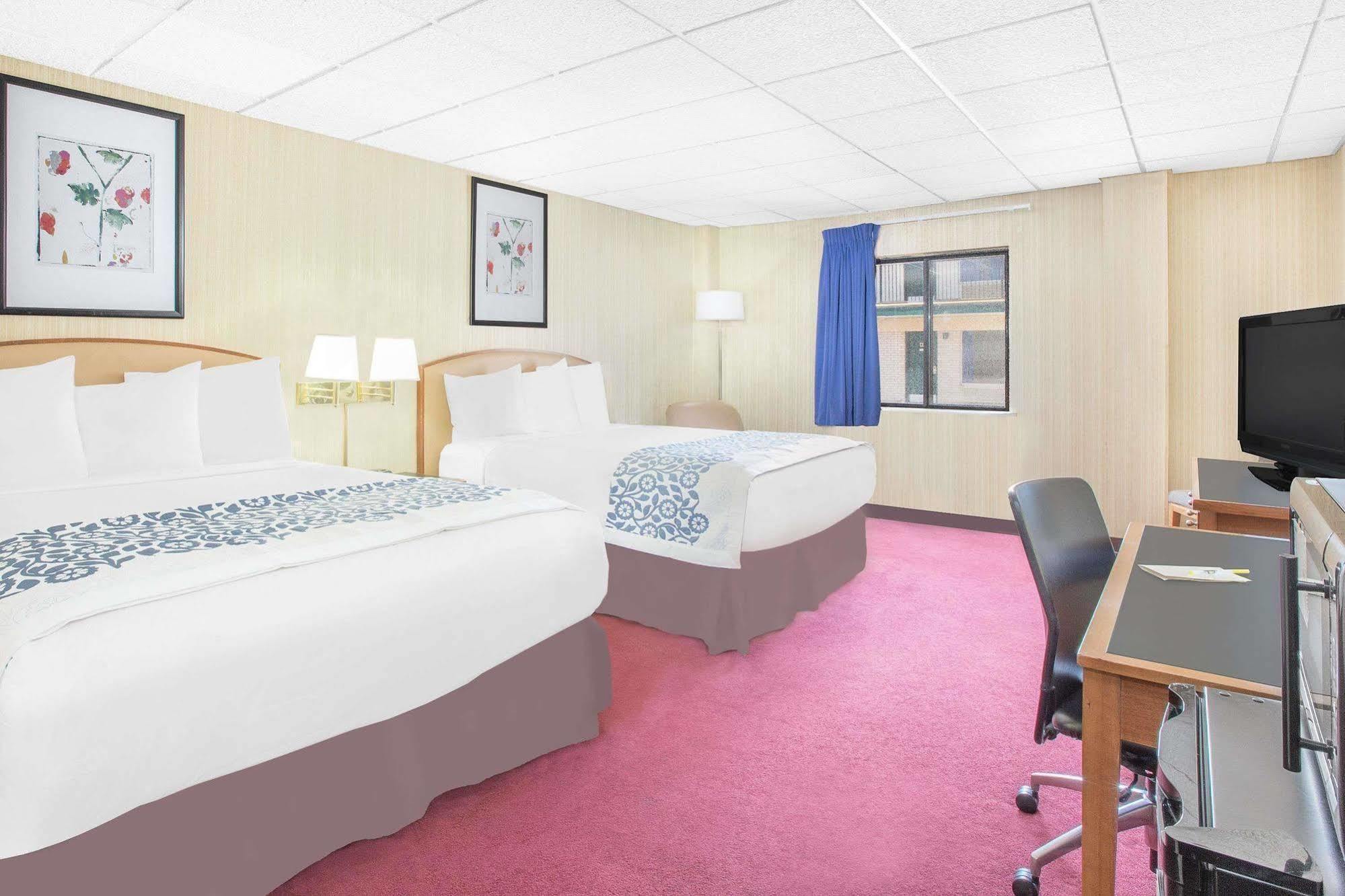 Days Inn By Wyndham Emporia Zewnętrze zdjęcie